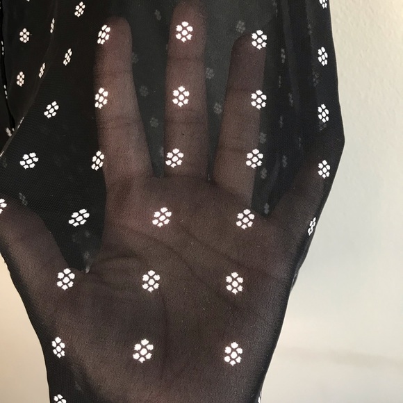 Old Navy Sheer Swiss Flower Blouse - Picture 4 of 5